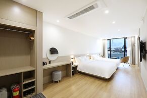 Pohang Hound Hotel Songdo Beach