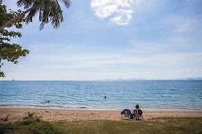 150 m From a Paradise Beach 3 Bedrooms Pool