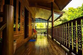 Villa Paraiso Traditional Thai