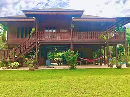 Villa Paraiso Traditional Thai