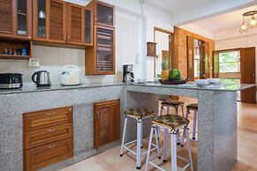 Villa With Private Pool and Mountain Views
