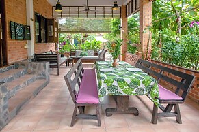 Villa With Private Pool and Mountain Views