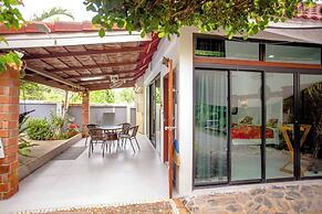 Villa With Private Pool and Mountain Views