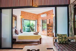 Villa With Private Pool and Mountain Views