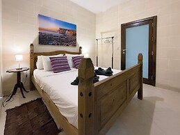 Traditional Maltese 3BD Apartment