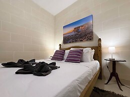 Traditional Maltese 3BD Apartment