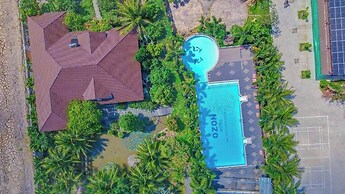 Ozon Hotel