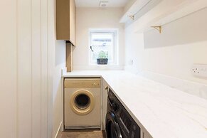 Newly Renovated Beachside Retreat for 10