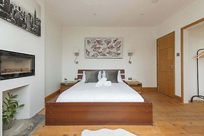 Spacious 4-bed Near City Sea