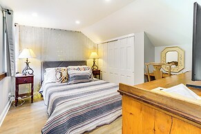 Pet-friendly Cottage, 2 Mi to Saugatuck Falls