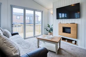 Swallow Lodge - 3 Bedroom Lodge - Wisemans Bridge