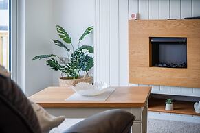 Swallow Lodge - 3 Bedroom Lodge - Wisemans Bridge