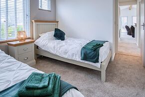 Swallow Lodge - 3 Bedroom Lodge - Wisemans Bridge