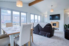 Swallow Lodge - 3 Bedroom Lodge - Wisemans Bridge
