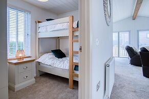Swallow Lodge - 3 Bedroom Lodge - Wisemans Bridge