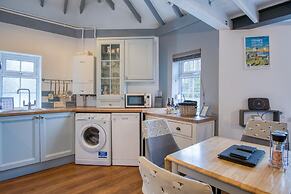 Beachwood - 2 Bedroom Cottage - Penally