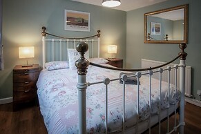 Beachwood - 2 Bedroom Cottage - Penally