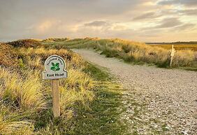 Bespoke Retreat for 4 in West Wittering