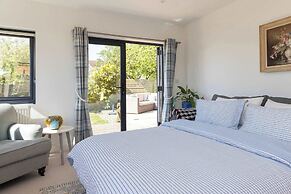 Bespoke Retreat for 4 in West Wittering