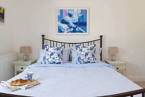 Bespoke Retreat for 4 in West Wittering