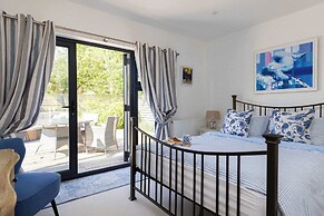 Bespoke Retreat for 4 in West Wittering
