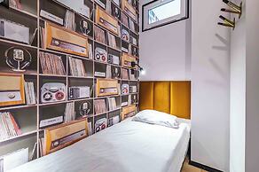 VOLA Hostel