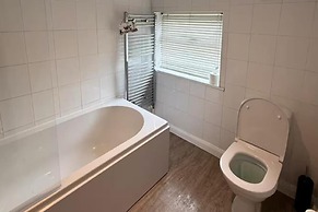 Charming Middlewich House - Sleeps 4