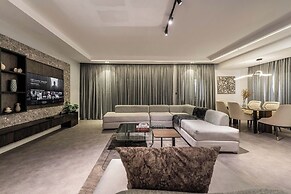 Jam Manor Suites and Apartment