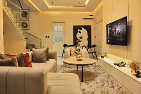Jam Manor Suites and Apartment