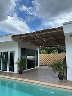 2 Bedrooms 400 m From the Beach