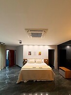 All In Hotel Club