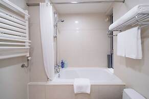 Tyms 3BR 2BA Apt Xujiahui Center