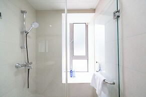 Tyms 3BR 2BA Apt Xujiahui Center