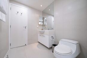 Tyms 3BR 2BA Apt Xujiahui Center