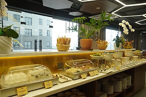 Bcons City Hotel