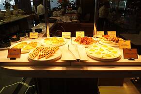 Bcons City Hotel