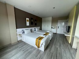 Napheera Royal Tel