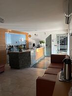 Kris Hotel