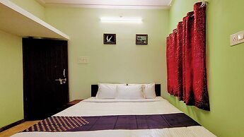 Naadi Grand Inn