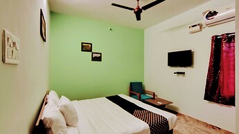 Naadi Grand Inn