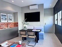 Edmond Vibes Almagro Suites
