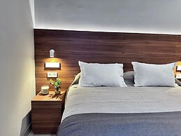 Edmond Vibes Almagro Suites
