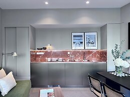 Edmond Vibes Almagro Suites