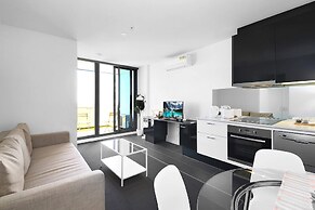 Stylish CBD Apartment With Stunning Harbour Views