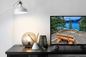 Stylish CBD Apartment With Stunning Harbour Views