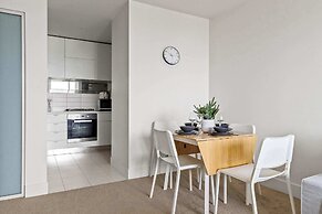 A Modern & Cozy 2BR Apartment With City Views