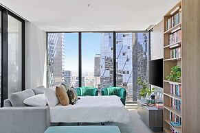 A Cozy 2BR Apt With Harbour Views and Free Parking