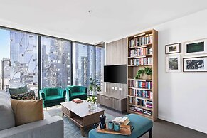 A Cozy 2BR Apt With Harbour Views and Free Parking