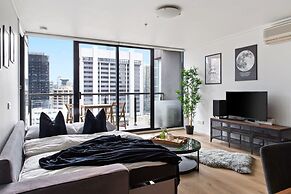 A 3BR Apt Next to Southern Cross, Free Parking