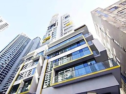 Modern 2BR Apt Next to Southern Cross Free Parking